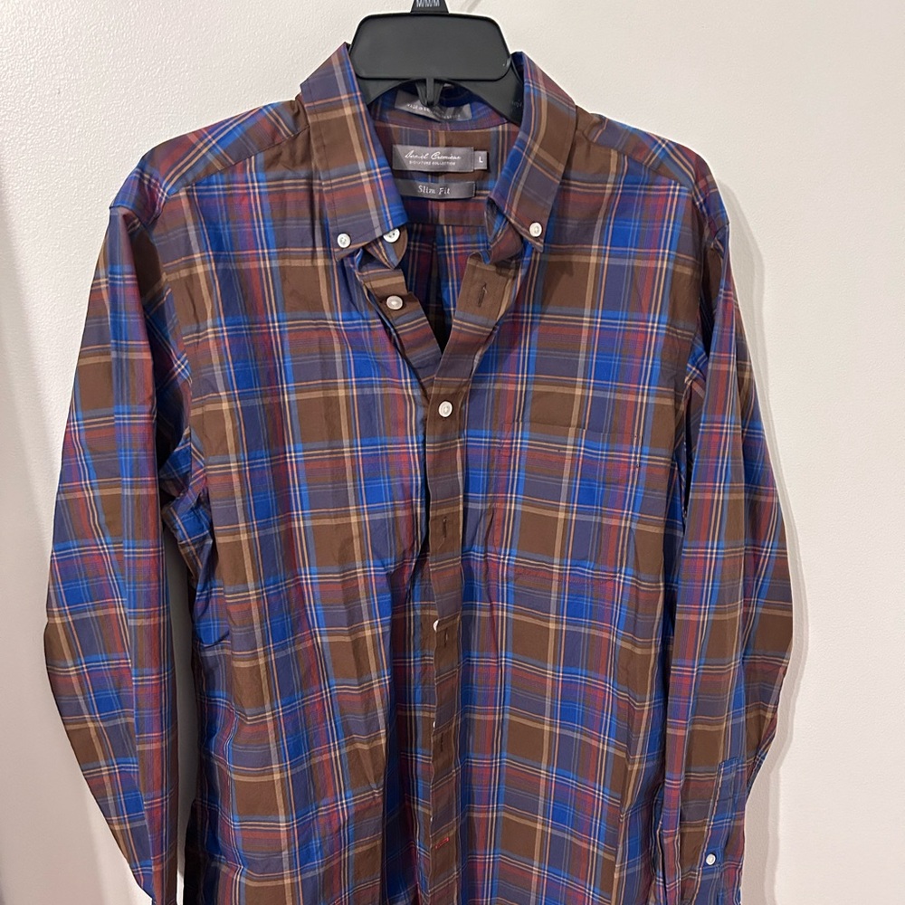 Men’s Size L Button Down Dress Shirt like new + bonus BR undershirt